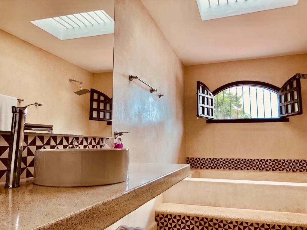 Villa Bugambilia Colonial Charm With Spacious Design And Private Pool Five Minutes From Downtown Mérida Exterior foto